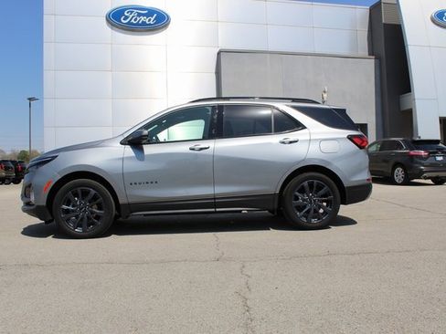 Used 2024 Chevrolet Equinox RS image 2