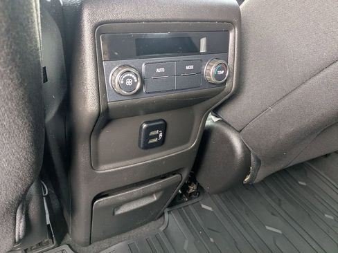 Used 2018 GMC Acadia SLE image 17