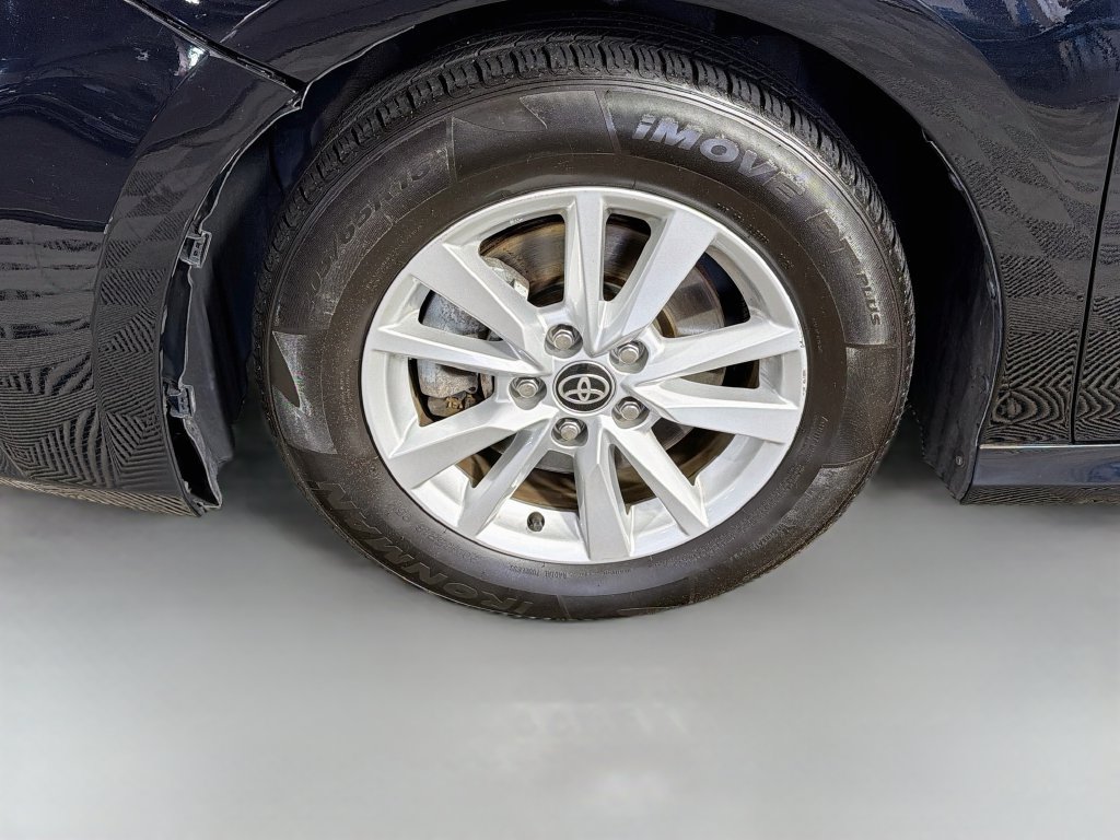 Used 2025 Toyota Camry LE FWD image 4