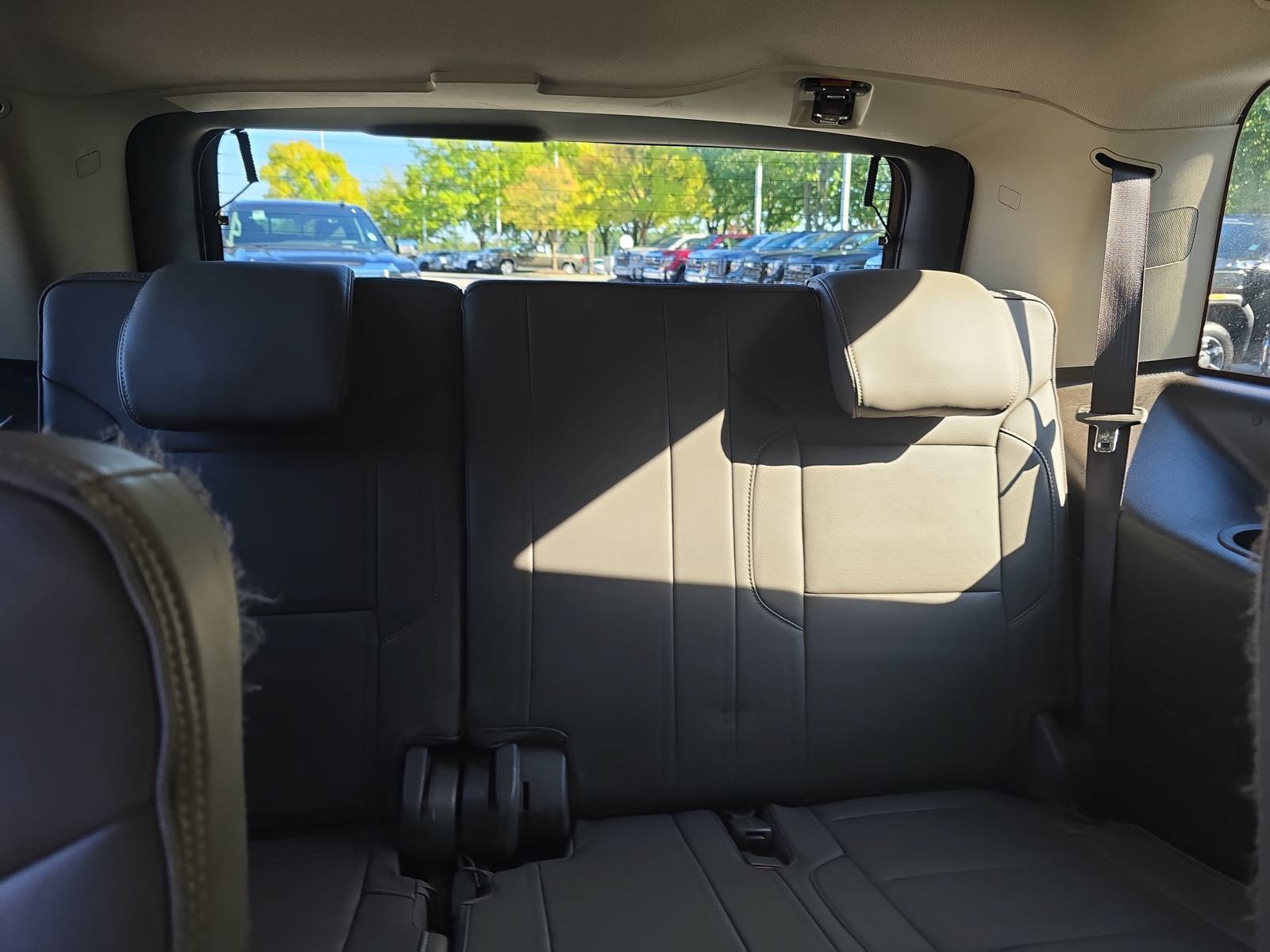 Used 2018 GMC Yukon Denali w/ Open Road Package AWD/4WD image 12