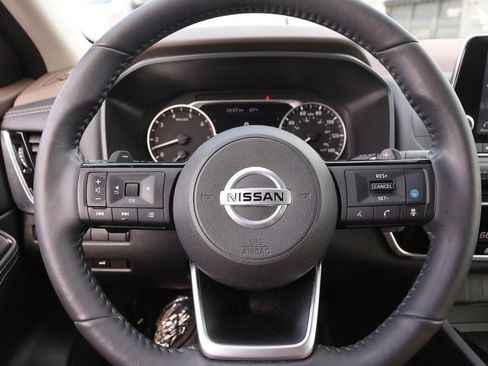 Used 2021 Nissan Rogue SV w/ Premium Package image 14