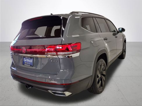 New 2026 Volkswagen Atlas SE image 13