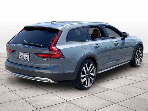 Used 2023 Volvo V90 B6 Cross Country Ultimate AWD/4WD image 14