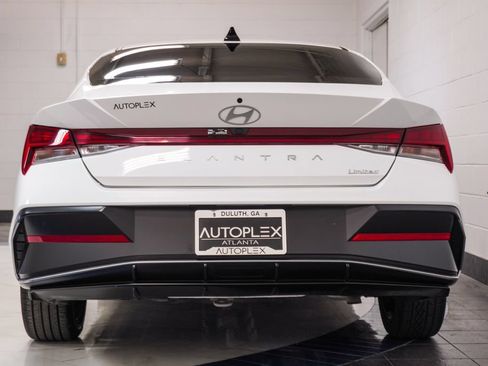 Used 2025 Hyundai Elantra Limited w/ Cargo Package FWD image 37
