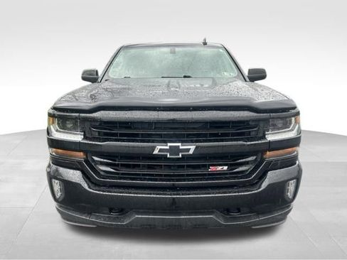 Used 2018 Chevrolet Silverado 1500 LT w/ Midnight Edition AWD/4WD image 8