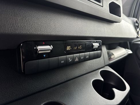 Used 2020 Mercedes-Benz Sprinter 3500 image 32