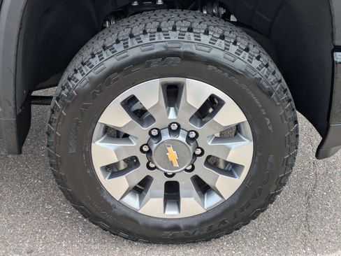 Used 2026 Chevrolet Silverado 2500 Custom w/ Custom Value Package AWD/4WD image 10