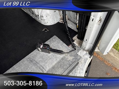 Used 2019 Chevrolet Express 3500 w/ Driver Convenience Package image 56