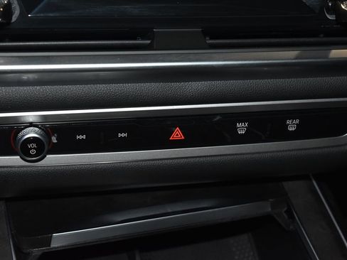 Certified 2025 BMW X7 M60i AWD/4WD image 13