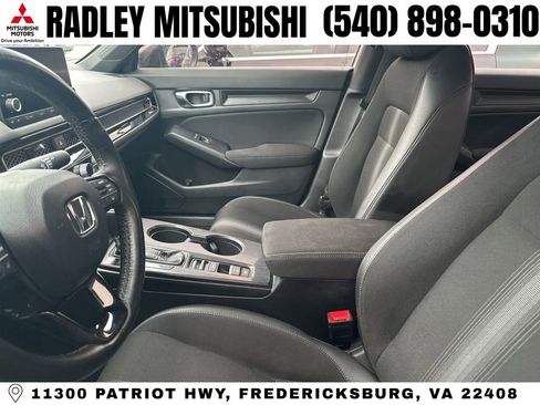 Used 2024 Honda Civic Sport image 3