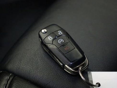 Used 2021 Ford F250 Lariat w/ Lariat Value Package AWD/4WD image 34