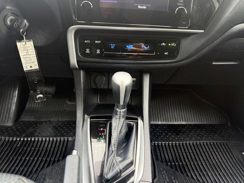 Used 2019 Toyota Corolla LE FWD image 15