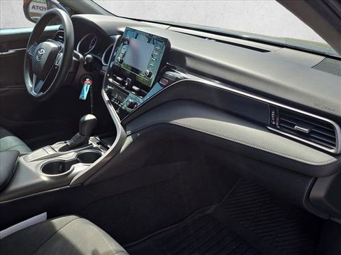 Used 2022 Toyota Camry LE image 23