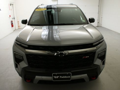 Used 2024 Chevrolet Traverse Z71 w/ Enhanced Driving Package AWD/4WD image 2
