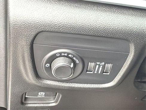 Certified 2025 Jeep Grand Cherokee Laredo X w/ Luxury Tech Group I image 33