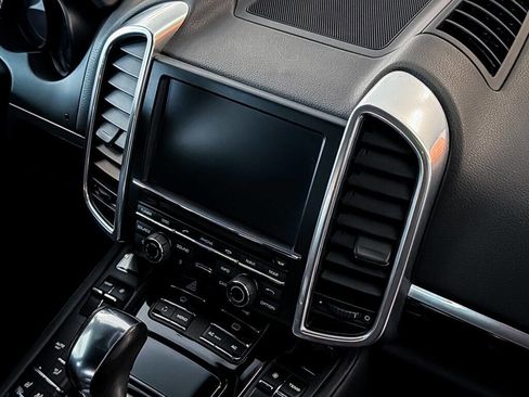 Used 2011 Porsche Cayenne S image 26