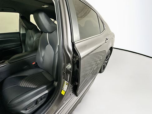 Used 2022 Toyota Camry SE w/ Convenience Package image 12