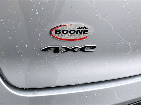 Used 2025 Jeep Wagoneer S Limited image 9