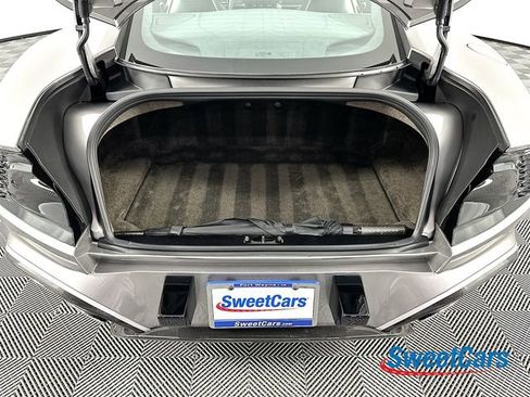 Used 2025 Aston Martin Vanquish RWD image 40