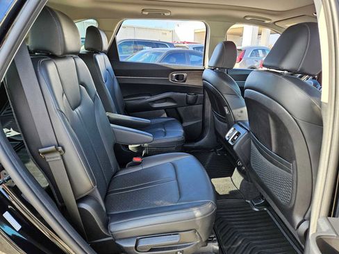 Certified 2023 Kia Sorento EX w/ Panoramic Sunroof Package image 21