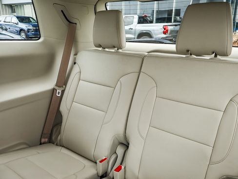 Used 2023 GMC Acadia Denali AWD/4WD image 16