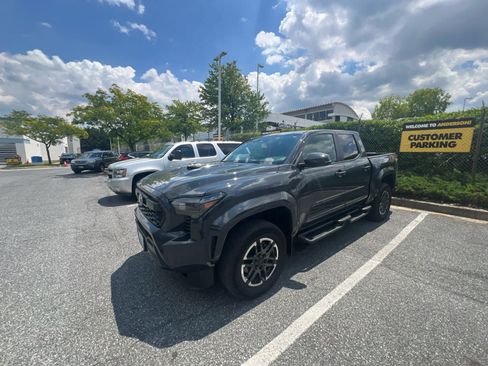 Used 2024 Toyota Tacoma 4x4 Double Cab image 4