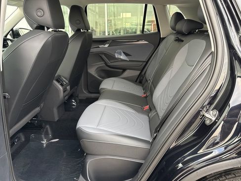 New 2026 Volkswagen Tiguan SE image 28