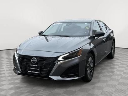 Used 2024 Nissan Altima 2.5 SV