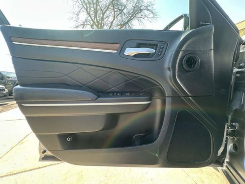 Used 2016 Chrysler 300 C Platinum w/ Safetytec Plus Group image 20