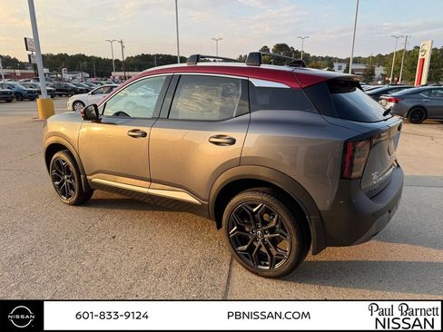 New 2026 Nissan Kicks SR image 7