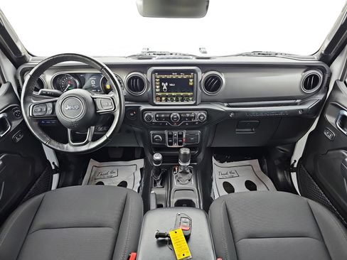 Used 2023 Jeep Wrangler Unlimited w/ Cold Weather Group AWD/4WD image 10