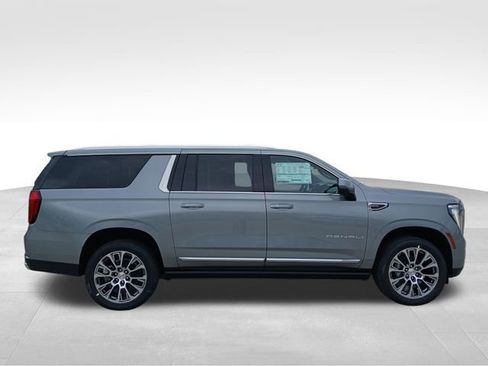 New 2026 GMC Yukon XL Denali w/ Sun & Power Step Package AWD/4WD image 6