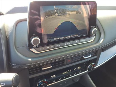 Used 2024 Nissan Rogue SV image 27