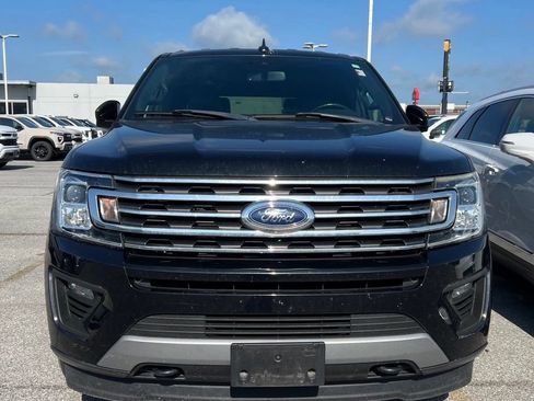 Used 2019 Ford Expedition Max XLT w/ Equipment Group 202A AWD/4WD image 2