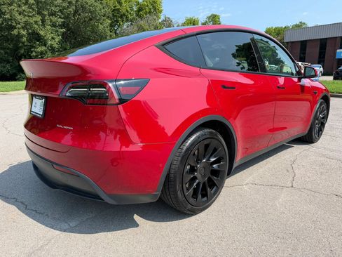 Used 2022 Tesla Model Y Long Range AWD/4WD image 6