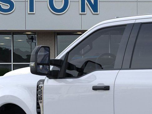 New 2025 Ford F250 XL w/ XL Chrome Package image 38