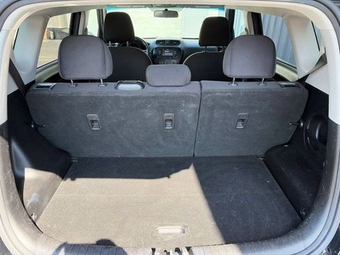 Used 2019 Kia Soul FWD image 28
