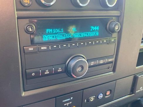 Used 2022 Chevrolet Express 2500 w/ Driver Convenience Package RWD image 18