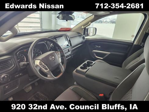 Used 2023 Nissan Titan SV image 15