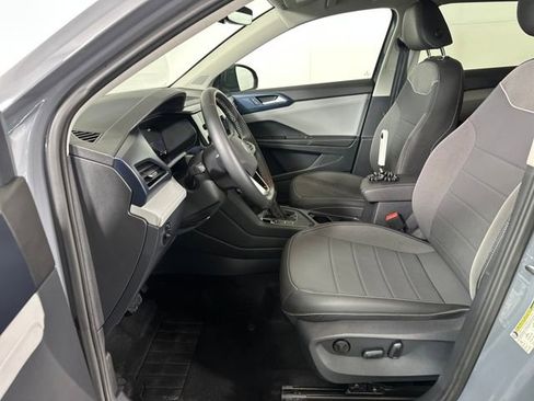 Used 2024 Volkswagen Taos SE image 11