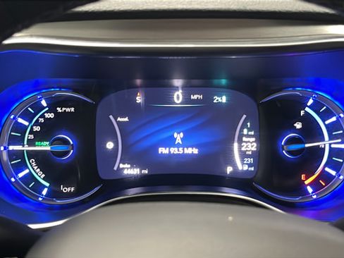 Used 2023 Chrysler Pacifica Limited w/ S Appearance Package FWD image 17