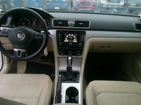 Used 2013 Volkswagen Passat TDI SE image 17
