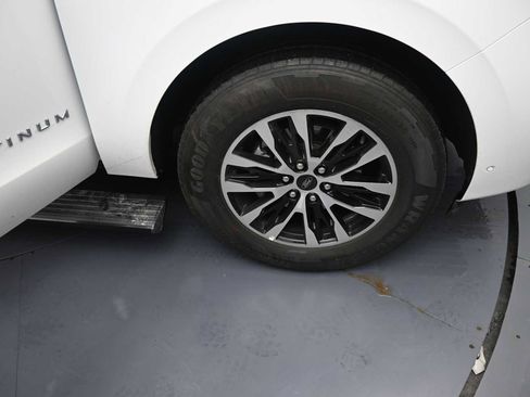 Used 2025 Ford Expedition Max Platinum image 10