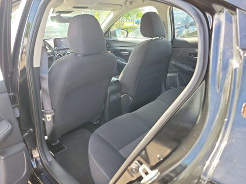 Used 2022 Nissan Sentra SV w/ Lighting Package FWD image 9