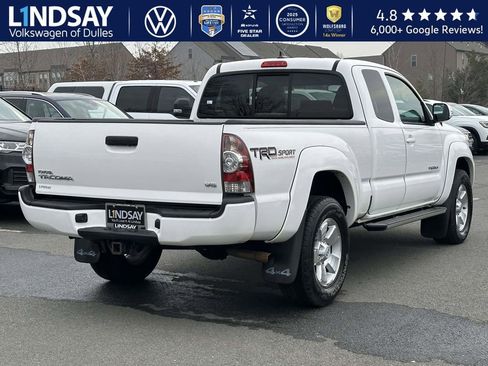 Used 2015 Toyota Tacoma 4x4 Access Cab V6 w/ TRD Sport Package image 6