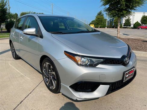 Used 2017 Toyota Corolla iM w/ All-Weather Mat Package FWD image 4