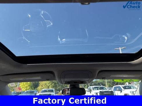 Certified 2023 GMC Acadia SLT w/ Preferred Package image 15