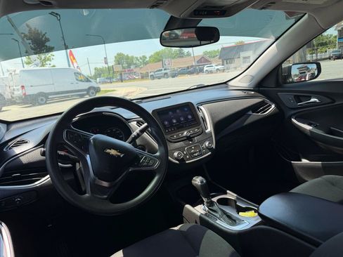 Used 2019 Chevrolet Malibu LS w/ LPO, Convenience Package 2 FWD image 9
