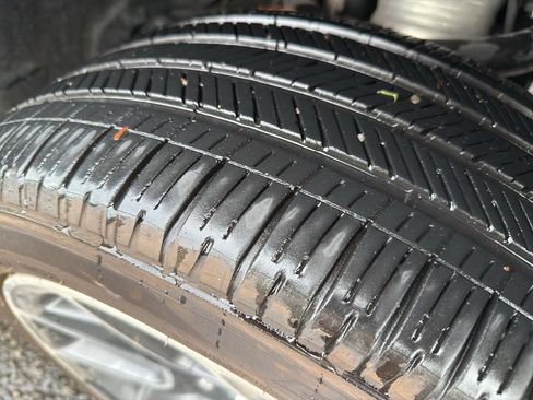 Used 2022 RAM 1500 Limited w/ Body-Colour Bumper Group image 10