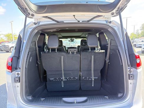 New 2026 Chrysler Pacifica Limited w/ Trailer Tow Group image 31